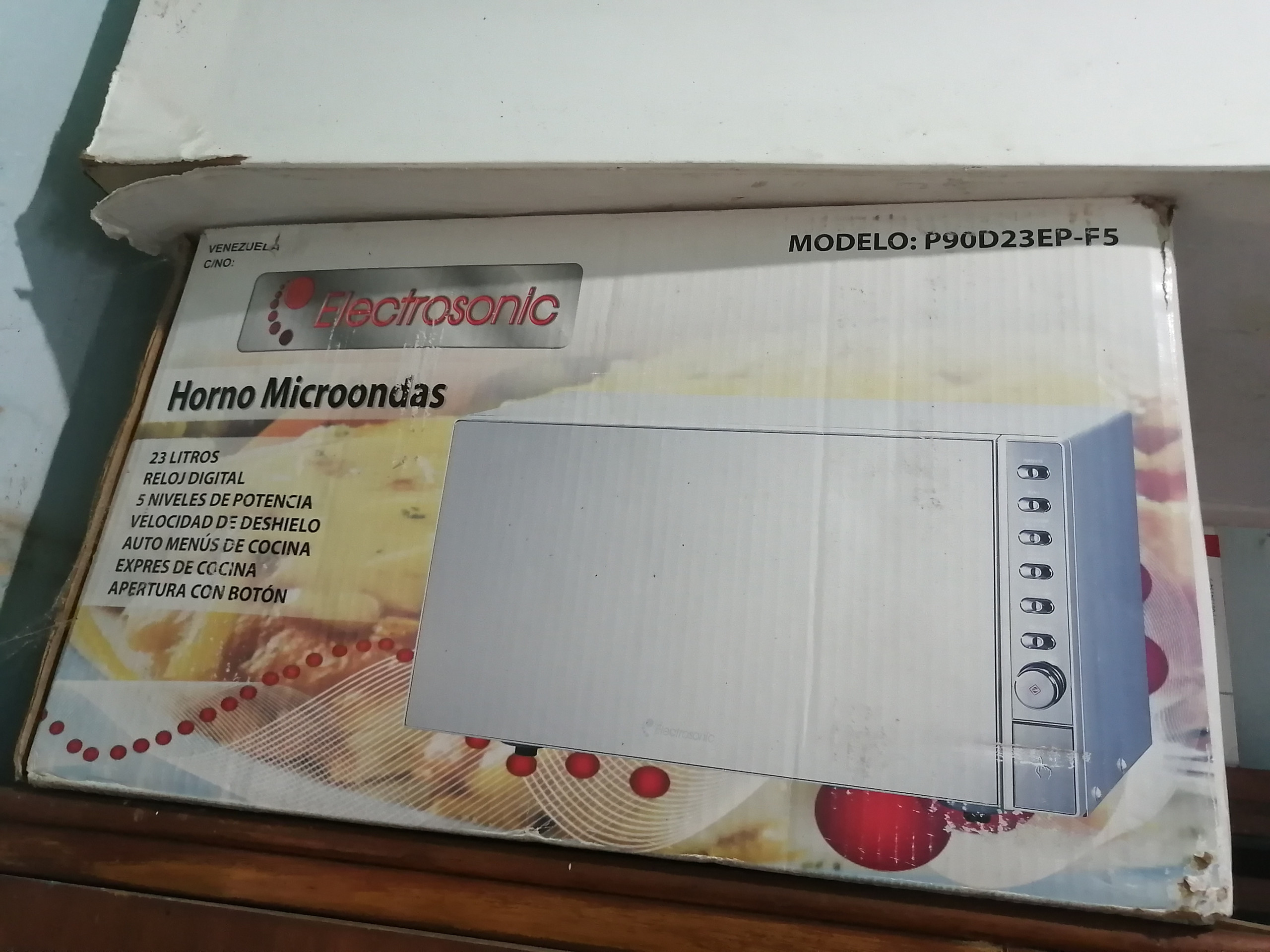 Microondas electrosonic con puerta tipo espejo 